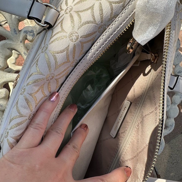 Michael Kors Patterned Women's Bag Set - Picture 6 of 16